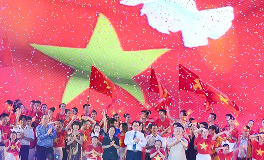 Tình yêu lớn từ những hành động thiết thực với Tổ quốc